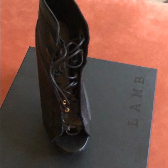 LAMB SHOES - Picture 2 of 4